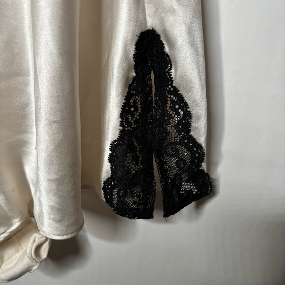 Victoria's Secret V-Neck Lace Satin Teddy size Small - Picture 5 of 13